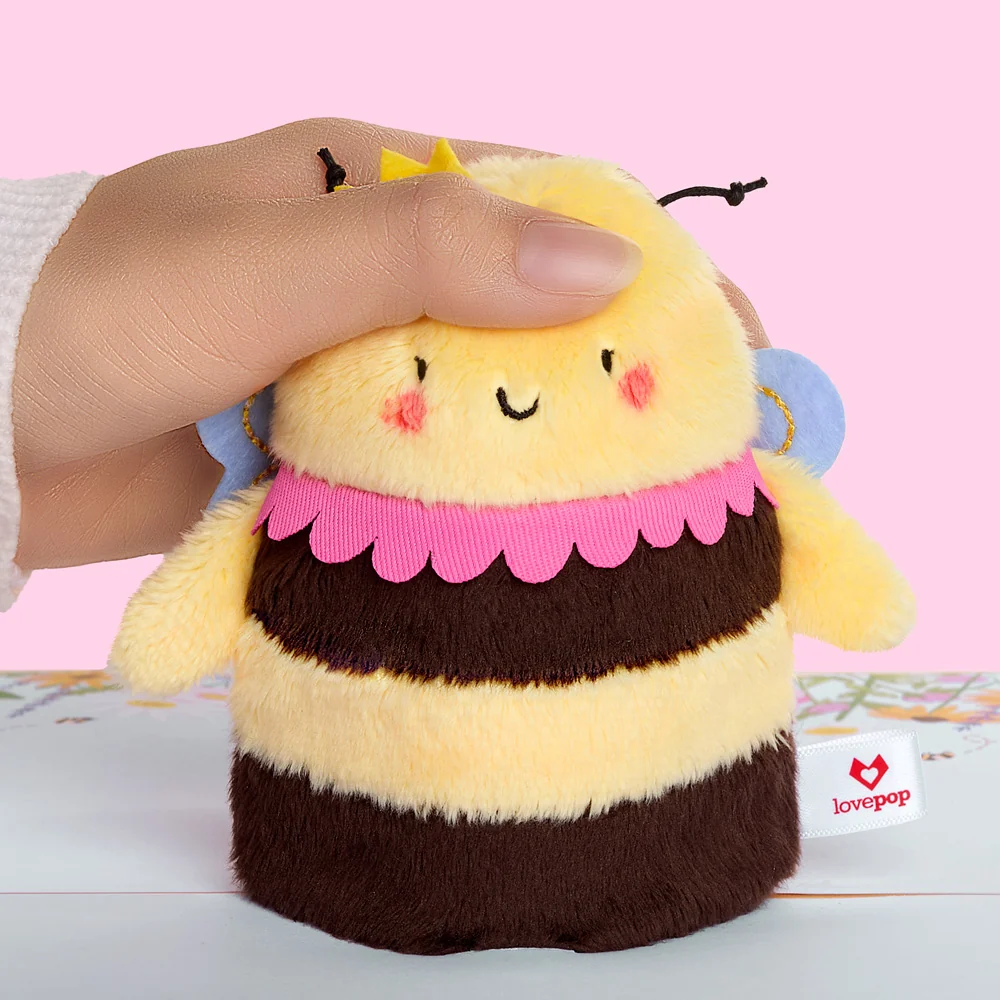 Lovepop Bee-u-tiful Mom' Queen Bee Mother's Day Plushpop Card and Sentiment Set for Sister - Image 3